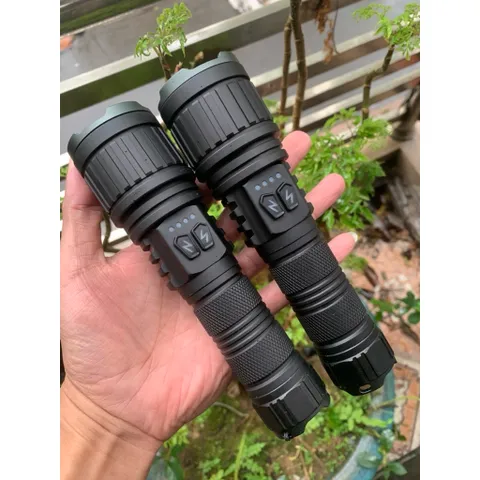 Đèn pin zoom X11 pro , gồm 2 led : 4000k và 6500k led kép , siêu sáng , khi zoom có thể bật 2 tia sáng cùng lúc