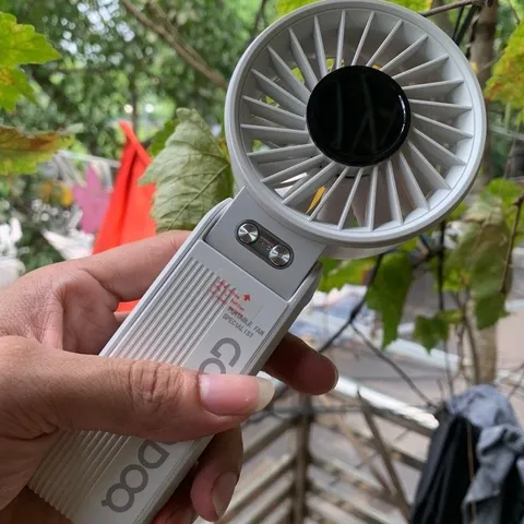Quạt Goojodoq gập siêu mạnh siêu mát , 100 cấp độ gió ,động cơ không chổi than êm ái , gập đeo cổ tiện lợi .