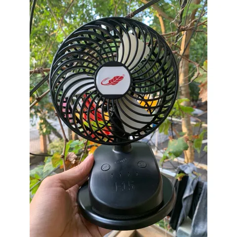 Quạt kẹp để bàn Gongtian F15 , siêu mạnh , có đảo gió , sử dụng 2 pin 18650 tháo rời đi kèm , động cơ ko chổi than êm ái