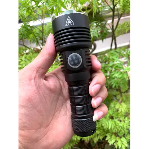 Đèn pin Jkk70s , led sfq75 , sáng 4500 lumen , chiếu xa 400m , kèm pin 21700 , 5000mah