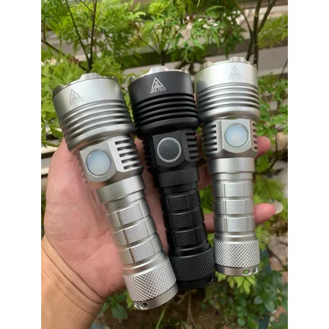 Đèn pin Jkk70s , led sfq75 , sáng 4500 lumen , chiếu xa 400m , kèm pin 21700 , 5000mah