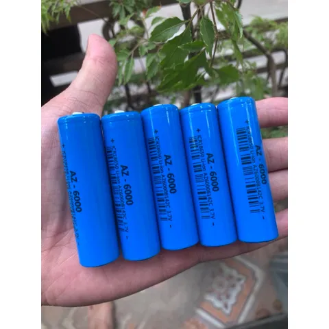 Pin 18650 AZ mới 100%   , dung lượng cao ~3000-3200mah , sử dụng cho đèn pin và các thiết bị điện tử ……