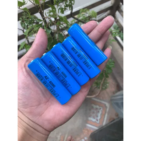 Pin 18650 AZ mới 100%   , dung lượng cao ~3000-3200mah , sử dụng cho đèn pin và các thiết bị điện tử ……