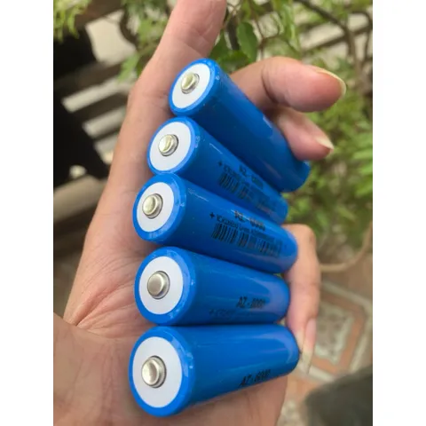 Pin 18650 AZ mới 100%   , dung lượng cao ~3000-3200mah , sử dụng cho đèn pin và các thiết bị điện tử ……
