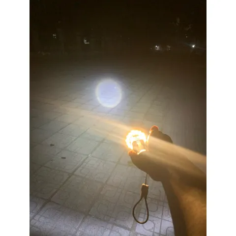 Đèn pin siêu sáng G20 , gồm 1 led chiếu xa , 8 led chiếu toả + đèn thân led cob 3 nhiệt màu , kèm pin sạc 21700