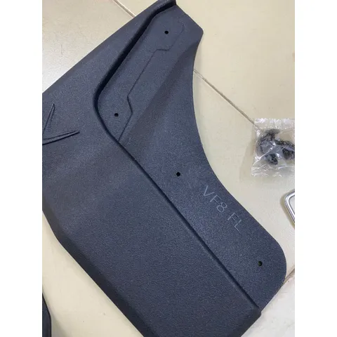 Chắn Bùn VinFast VF8 2022-2026 | Bộ 4 Bánh Chuẩn Form, Nhựa ABS Dày, Chống Đá Văng, Chống Bắn Bẩn