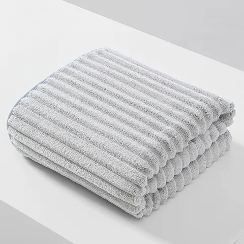 Khăn tắm nhung san hô Uyiku Nhật Bản siêu thấm, mềm mịn size 140*70 cm