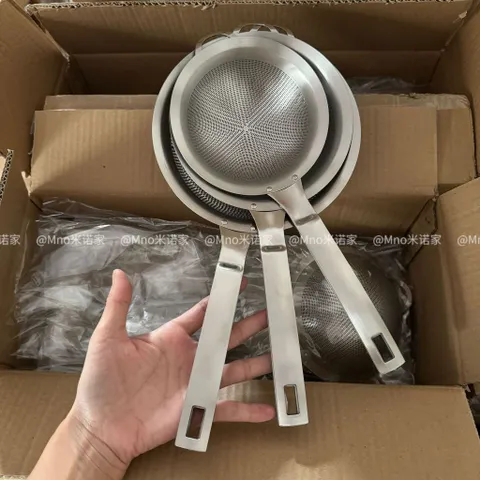 Rây lọc inox 304 nguyên khối cao cấp có tay cầm, lọc cháo, lọc bột đa năng