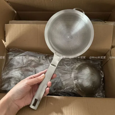 Rây lọc inox 304 nguyên khối cao cấp có tay cầm, lọc cháo, lọc bột đa năng