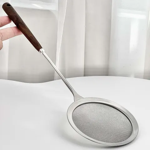 Vợt hớt bọt, cặn dầu Uyiku inox 304 cán gỗ sồi cao cấp