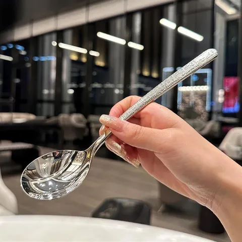 Thìa inox 304 Uyiku cao cấp cán dài chống trơn sáng bóng thiết kế hiện đại