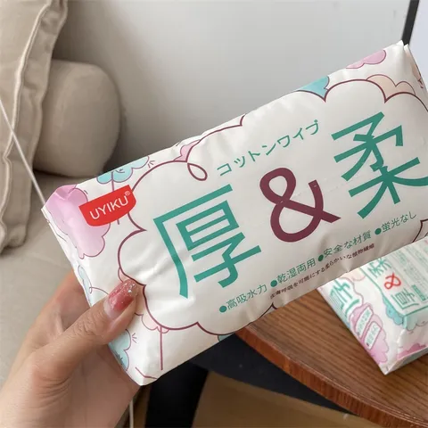Khăn mặt khô cotton đa năng UYIKU Nhật Bản dùng 1 lần gói 60 tờ