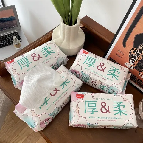 Khăn mặt khô cotton đa năng UYIKU Nhật Bản dùng 1 lần gói 60 tờ