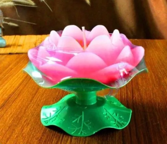 Nến hình hoa sen có đế bằng lá 6x7cm