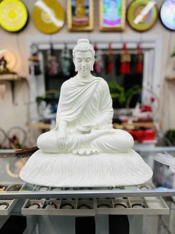 Tượng Phật Thích Ca Ngồi Thảm Cỏ, Chất Liệu composite Cao Cấp, Cao 30cm