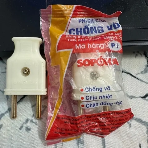 Phích cắm điện 2 chân tròn Sopoka 10A 250V| Chống va đập | Chống vỡ | Nhựa kỹ thuật ABS