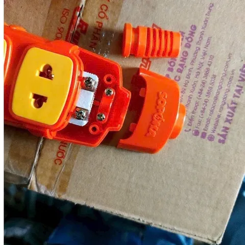 SOPOKA Ổ Cắm Điện CHƯA KÈM DÂY (Tự Đấu Dây) Siêu Chịu Tải - P6000W - Chịu Tải 6000W Chống Cháy