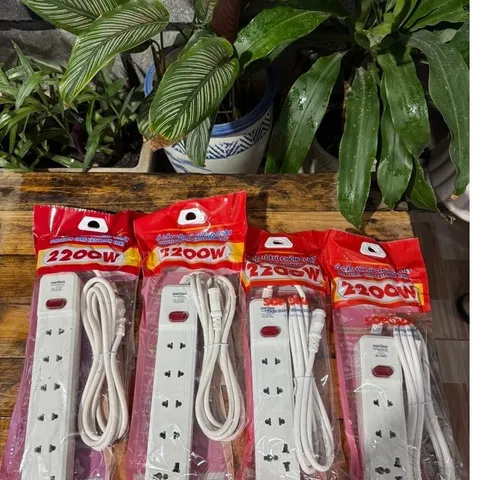 Ổ cắm 3 4 5 6 lỗ 2200W Sopoka dây dài 2.5M / 4.5M có công tắc bấm kiêm đèn báo