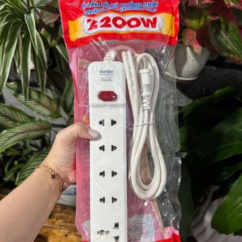 Ổ cắm 3 4 5 6 lỗ 2200W Sopoka dây dài 2.5M / 4.5M có công tắc bấm kiêm đèn báo
