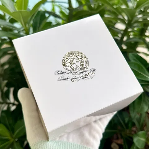 Hộp thương hiệu đựng đồng hồ đeo tay. Dùng làm quà tặng kèm sản phẩm tăng giá trị quà tặng.