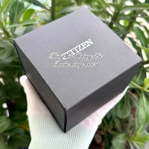 Hộp thương hiệu đựng đồng hồ đeo tay. Dùng làm quà tặng kèm tăng giá trị sản phẩm
