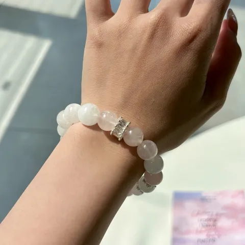 Vòng Thạch Anh Hồng Tự Nhiên Rose Quartz Mix Hạt Trắng – Dạ Đình Ngọc Các