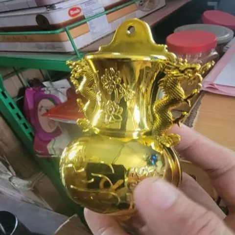 cắm nhang hồ lô vàng nhựa treo có hoả tốc