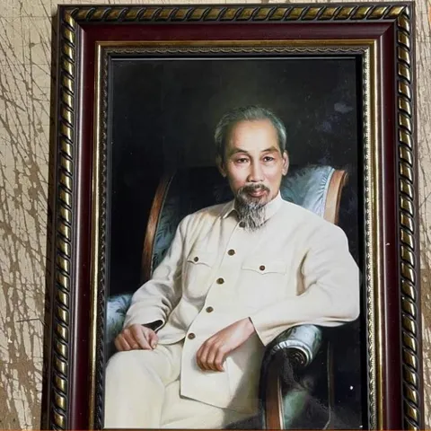 Tranh BÁC HỒ - có khung, KT 19*25, 28*38cm, 38*48cm cực đẹp