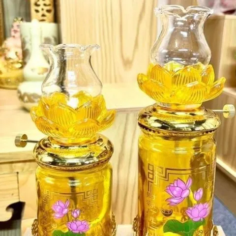 Đèn Dầu Thuỷ Tinh Hoa Văn Hình Sen  hồng màu vàng ,Chữ Phật 2 Màu Vàng 852314