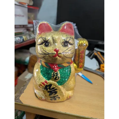 Mèo chiêu tài sứ ( lủu ý mèo ko quắc ) có hoả tốc