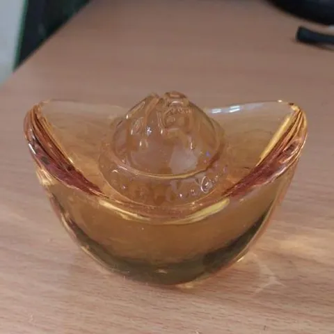 thỏi vàng kim nguyên bảo ( thủy tinh ) có hoả tốc