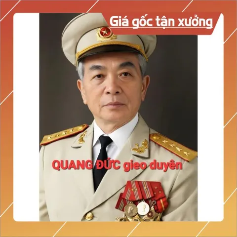 Khung + Tranh  đại tướng VÕ NGUYÊN GIÁP ( Tặng )