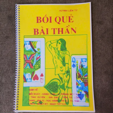 DƯƠNG KHOA SHOP Sổ tay 3 quyển BÓI QUẺ BÀI THẦN , BÍ QUYẾT BÓI BÀI VÀ BÓI QUẺ CHÂN GÀ khổ a4 lò xo