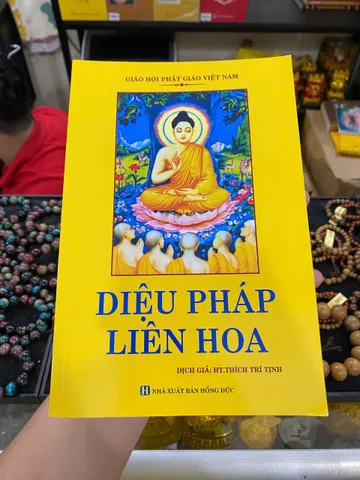 Ấn Phẩm Phật Giáo - Kinh Diệu Pháp Liên Hoa bìa vàng