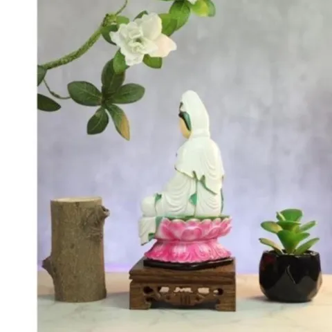 Tặng kinh Phổ Môn, Tượng Mẹ Quan Âm 18cm Bồ Tát Mặc Áo Trắng Ngồi Đài Sen Hồng