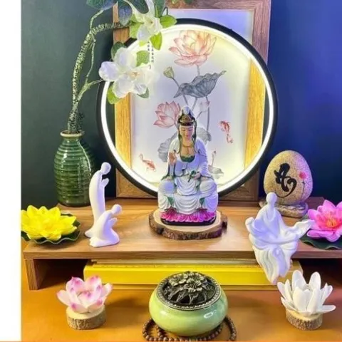 Tặng kinh Phổ Môn, Tượng Mẹ Quan Âm 18cm Bồ Tát Mặc Áo Trắng Ngồi Đài Sen Hồng