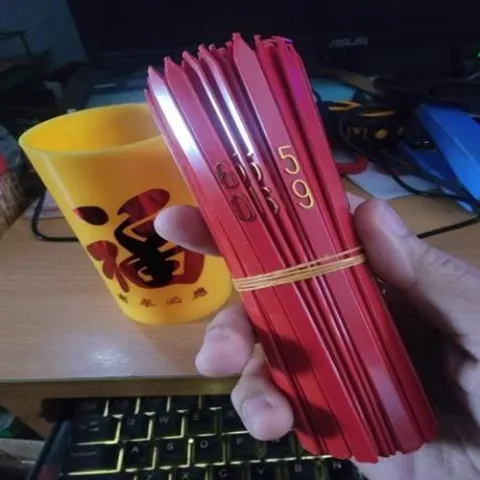 ống xâm nhựa vàng có hoả tốc
