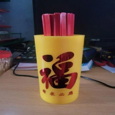 ống xâm nhựa vàng có hoả tốc