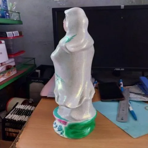 quan thế âm đứng trắng ( đất num ) có hoả tốc