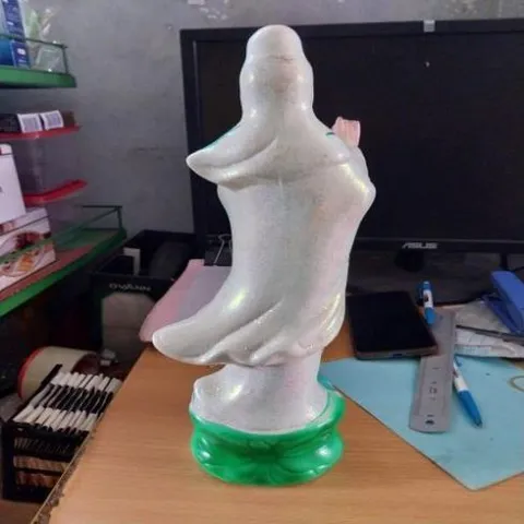 quan thế âm đứng trắng ( đất num ) có hoả tốc