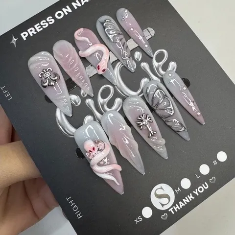 Nailbox Thiết Kế Nude Hồng Rắn Nổi Đính Đá Hồng Y2K [Cie-14]