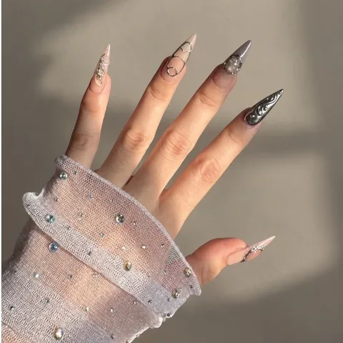 Nailbox Thiết Kế Hồng Tráng Gương Metallic Vẽ Bạc Khối Nổi [Cie-15]