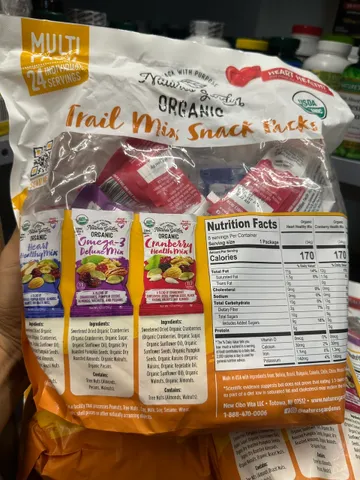 Hat tông hơp và trái cây sấy hưu cơ Natures Gar aoarganic Trai Mix Snack Packs 816g