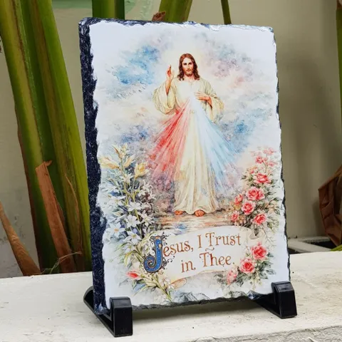 Quà tặng Công Giáo hình Chúa Giêsu và Đức Mẹ Maria vẽ màu nước in trên đá tự nhiên