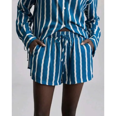 (Chính Hãng) Set bộ áo sơ mi,quần short đùi nữ linen lanh đi biển,du lịch hãng Ontre She In