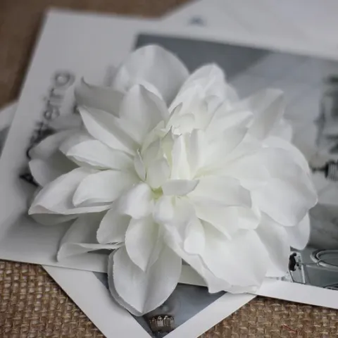 Hoa thược dươ.c, hoa lụa thược dươ.c
