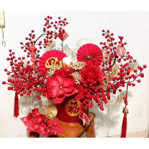 Hộp trụ nhung đỏ trang trí Tết