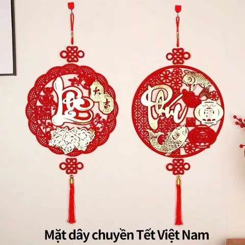 Liễn đỏ trang trí tết