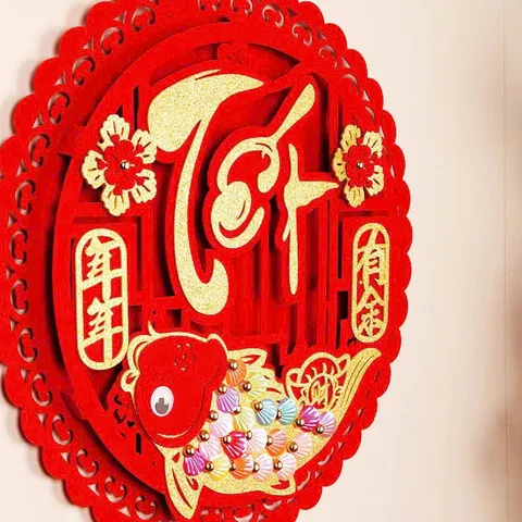 Liễn đỏ trang trí tết