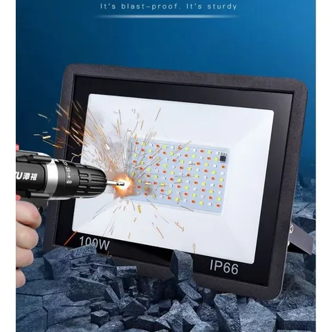 Đèn Pha Led Đổi màu RGB 100W 50W Có Điều Khiển Bh 2 năm